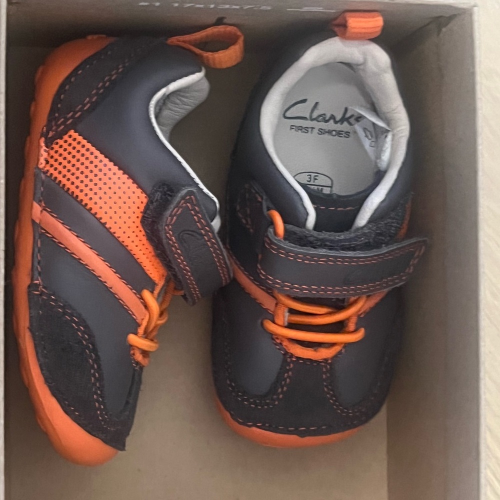Clarks Baby Shoes - Picture 2 of 2